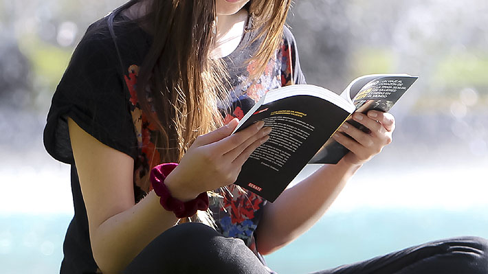 El libro sigue vivo: por qué celebramos su día en plena era digital