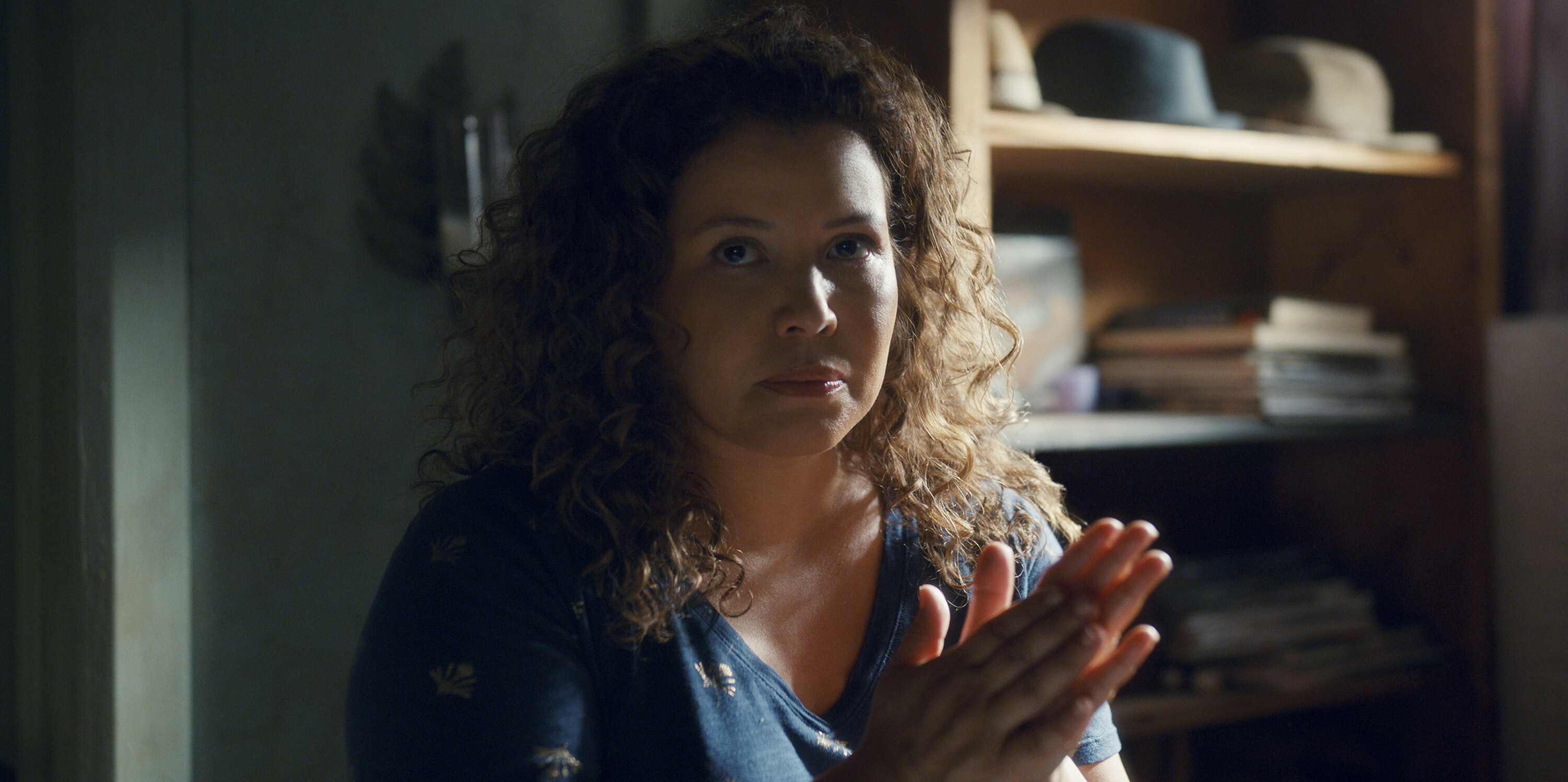 La trágica historia de Dolores Roach, con Justina Machado