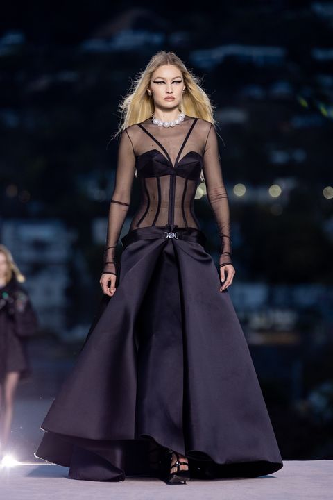 desfile de versace fw23