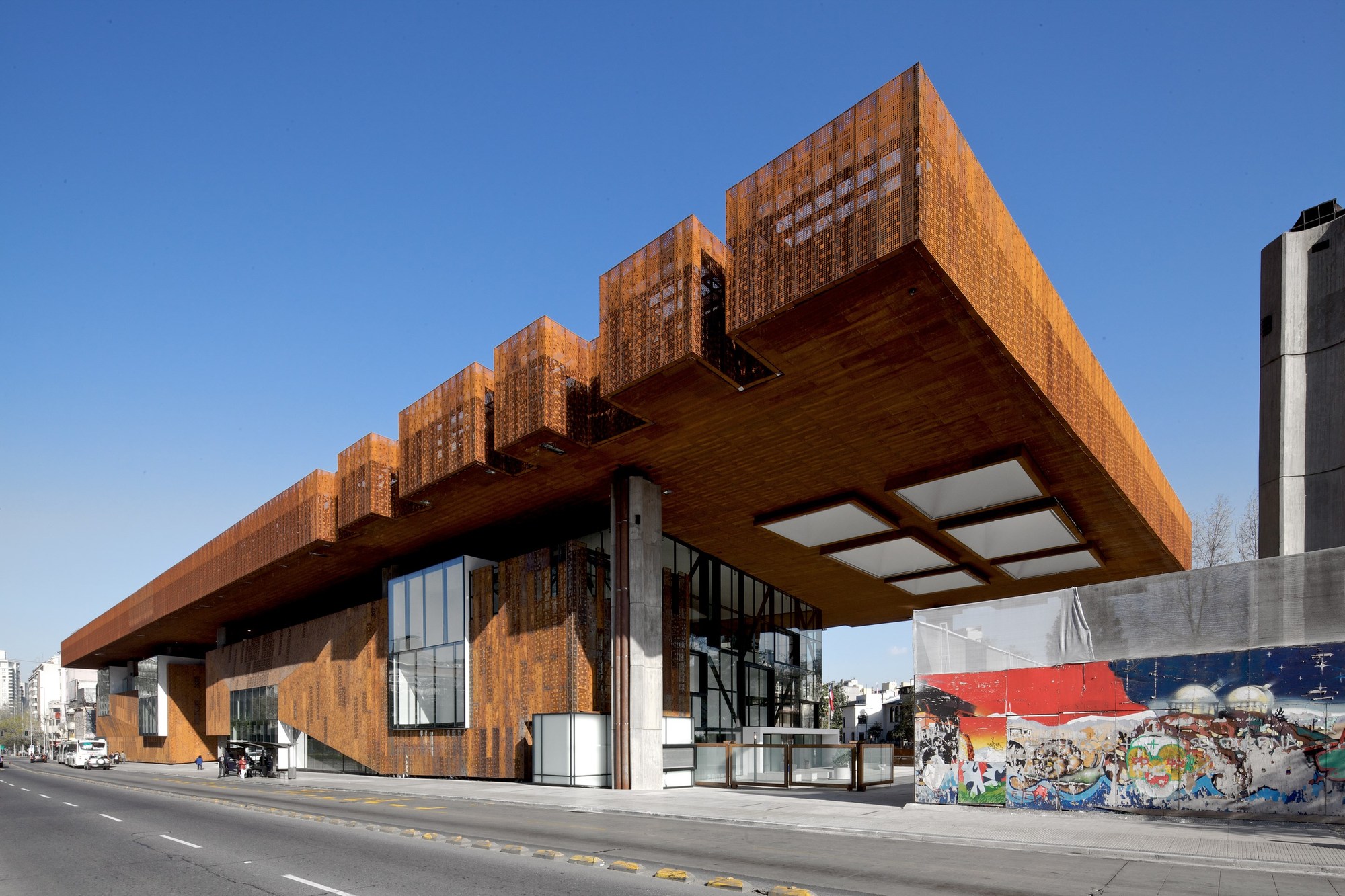 Centro Cultural Gabriela Mistral / Cristián Fernández Arquitectos + Lateral  arquitectura & diseño