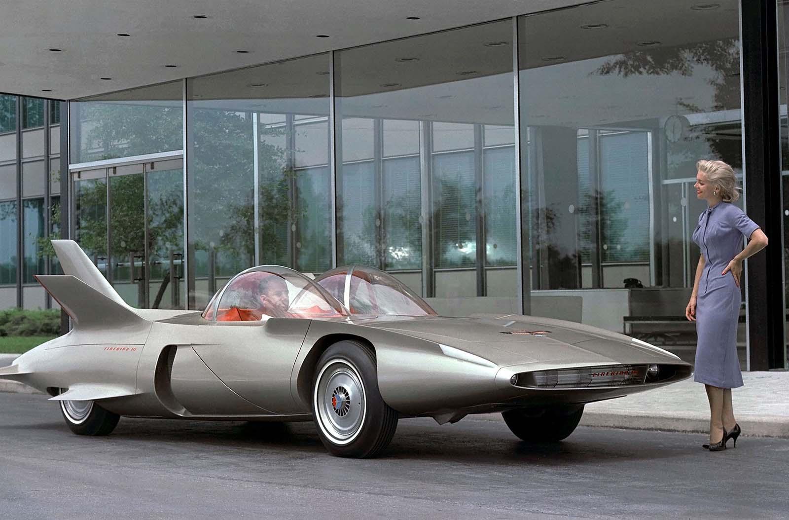 18 autos diseñados para un futuro que nunca llegó
