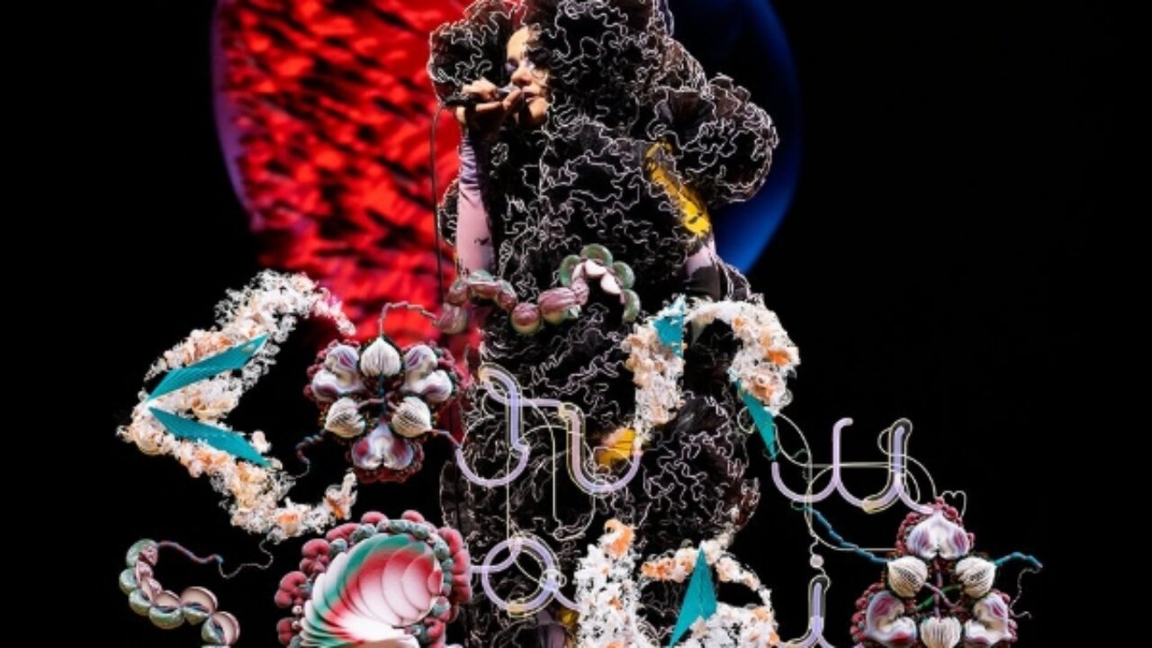 La magia inmersiva de Björk: Cornucopia cautivó en funciones únicas en Santiago