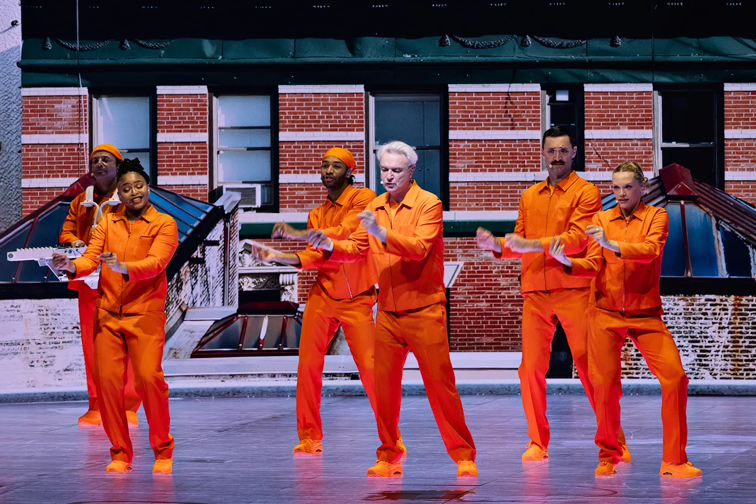 David Byrne convierte su nueva gira en una coreografía total sobre el escenario