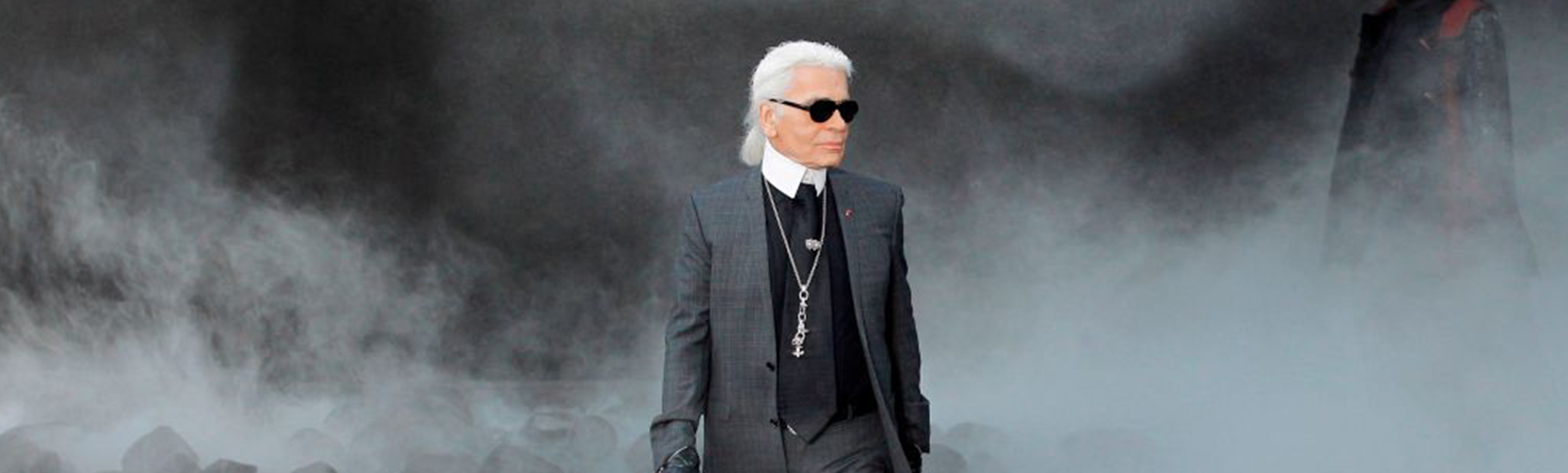 ¿Quién era Karl Lagerfeld y cómo se convirtió en el káiser de la moda?