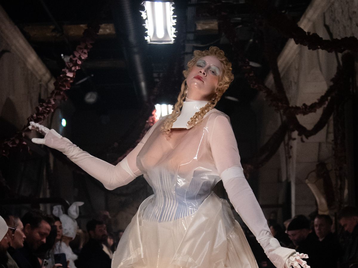 El desfile de Maison Margiela en París ha conseguido emocionar y dejar perplejo al mundo de la moda