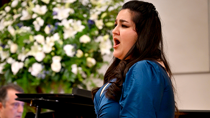 Camila Romero: la soprano chilena que avanza a semifinales del Met Opera y confirma un momento histórico para la lírica nacional